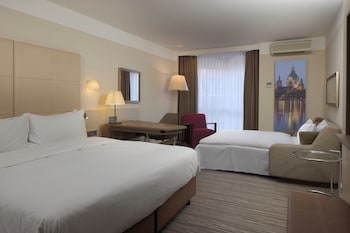 Family Room, 1 King Bed