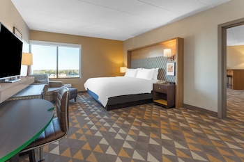 Suite, 1 King Bed, Jetted Tub (Additional Living Area)