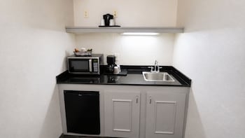 Double King with Mini Kitchenette
