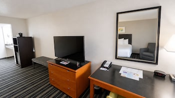 Standard Room, 2 Queen Beds, Non Smoking