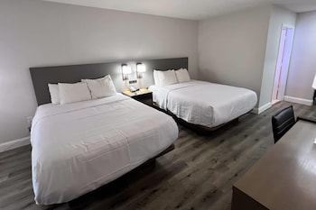 Suite, 2 Queen Beds, Non Smoking (Efficiency, Upgrade)