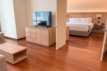 Deluxe Suite, 1 King Bed, Non Smoking