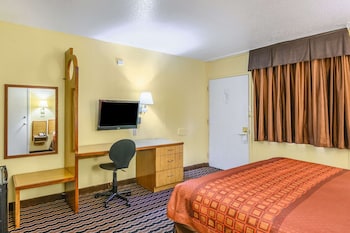 Standard Room, 1 King Bed, Smoking
