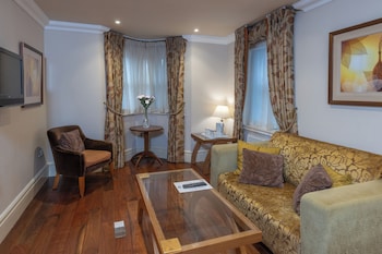 Suite, 1 King Bed, Non Smoking (with Sofabed)