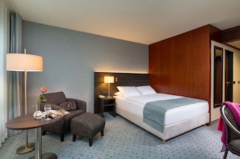 Classic Queen Room