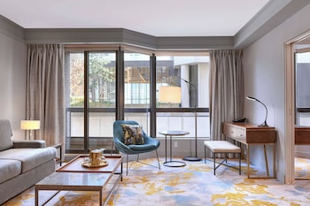 Suite, 1 Bedroom, Balcony, City View