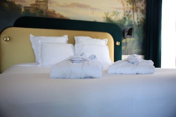 Comfort Room, 1 King Bed, Non Smoking