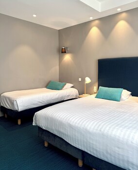 Superior Room, Multiple Beds, Non Smoking (Larger Room)