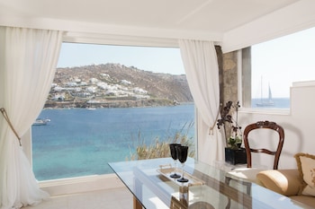 Villa Noah Waterfront with Private Pool and Private Beach (1 Bedrooms)