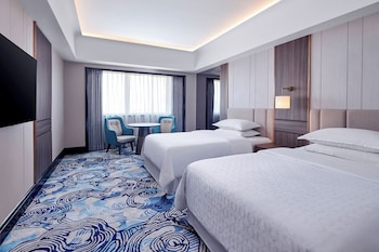 Club Room, 2 Double Beds, Smoking