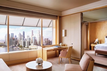 Club Deluxe Suite, 1 King Bed, Bay View