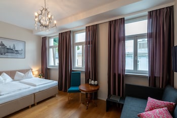 Standard Double Room, 1 King Bed, Non Smoking (Residence)