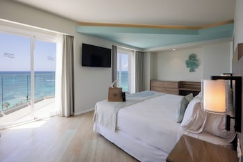 Suite, Oceanfront (Elite Club | +18 | C)