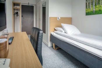 Standard Single Room, 1 Large Twin Bed (Including a light evening meal)