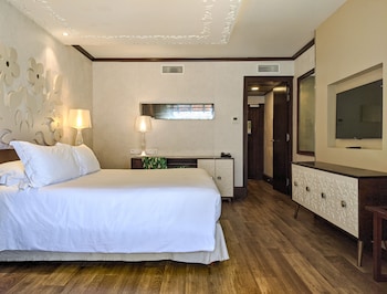 Classic Room, 1 King Bed, Ocean View