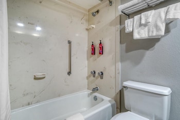Standard Room, 2 Queen Beds, Non Smoking, Balcony (2nd Floor)