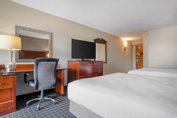 Standard Room, 2 Queen Beds, Non Smoking, Balcony (2nd Floor)