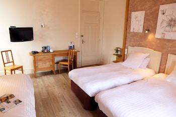 Junior Suite, Multiple Beds, Non Smoking (Larger Room)