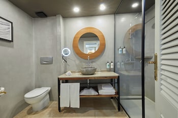 Double Room, Balcony (2 Adults + 1 Child)