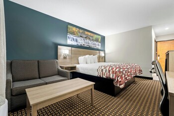 Superior Room, 1 King Bed, Roll-in Shower, Non Smoking