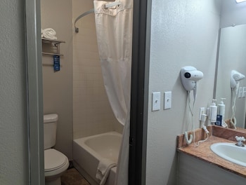 Room, 2 Queen Beds, Non Smoking