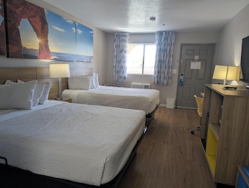 Room, 2 Queen Beds, Non Smoking
