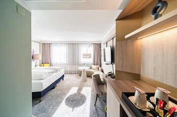 Standard Room, 1 Double Bed (Bath/Shower Combo)