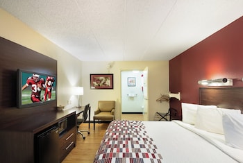Superior Room, 1 King Bed, Accessible (Roll-In Shower, Smoke Free)