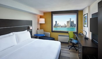 Standard Room, 1 King Bed, City View