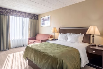 Deluxe Room, 1 Queen Bed, Non Smoking, Hot Tub