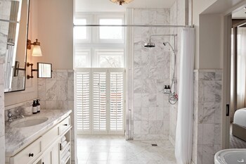 Suite, 1 Bedroom, Accessible, Park View (Roll-In Shower)