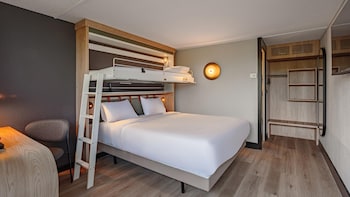 Standard Room, Multiple Beds