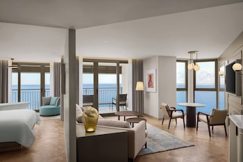 Suite (Skyline)