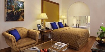 Room (Assigned on arrival)