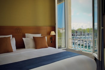 Double Junior Suite (Sea or Pool View)