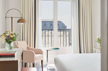 Deluxe Room (View)