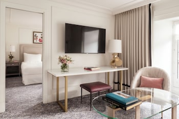 Deluxe Suite (View)