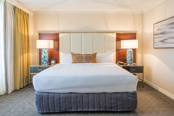Deluxe Room, 1 King Bed, Accessible