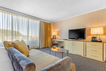 Premier Room, 1 King Bed