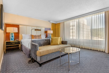 Deluxe Room, 1 King Bed