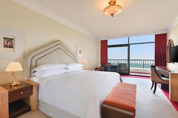 Executive Suite, 2 Bedrooms, Smoking, Sea View (Balcony, Corner)