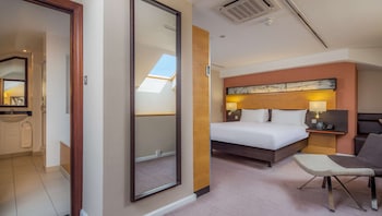 Deluxe Room, 1 King Bed