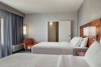 Room, 2 Queen Beds (Mobility/Hearing Accessible, Tub)