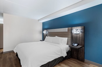 Standard Room, 1 King Bed