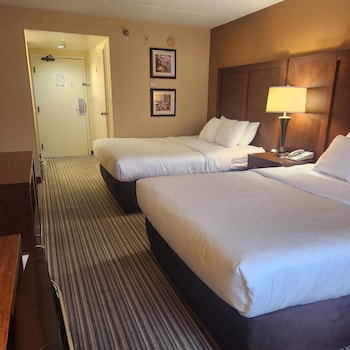 Standard Room, 2 Queen Beds, Non Smoking (Shower Only)