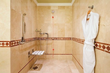 Classic Room, 2 Twin Beds, Accessible