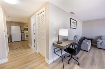 Suite, 1 King Bed, Non Smoking, Balcony