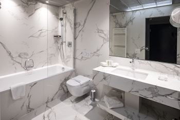 Suite, River View