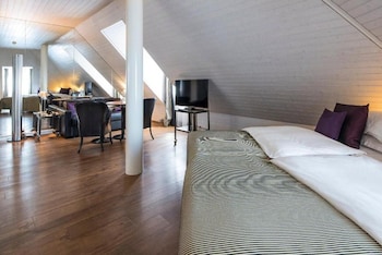 Junior Double Room, City View