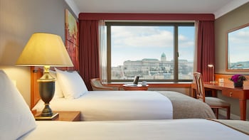 Classic Room, 2 Twin Beds, River View